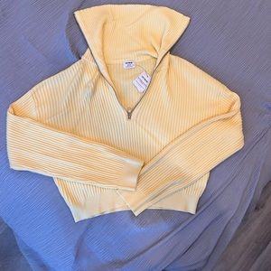 Cotton On- yellow cropped sweater